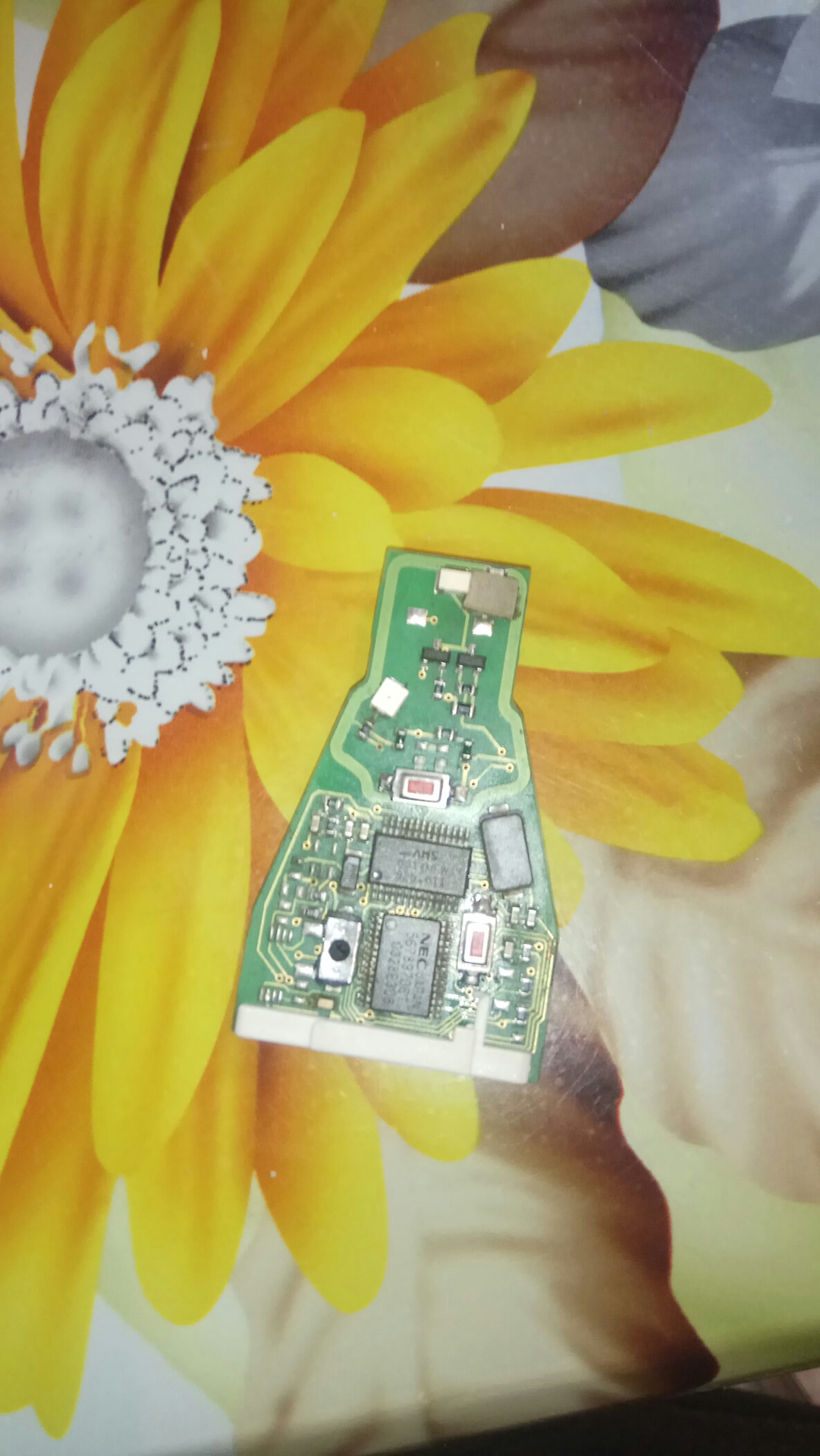 Ключ, машина теперь закрывается. — Mercedes-Benz E-class (W210), 3,2 л ...