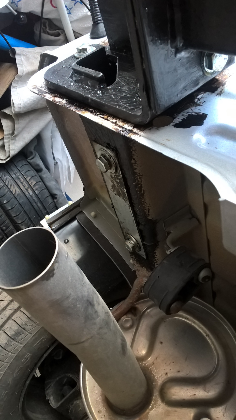 И соответственно левый лонжерон. — Lada Vesta (1G)