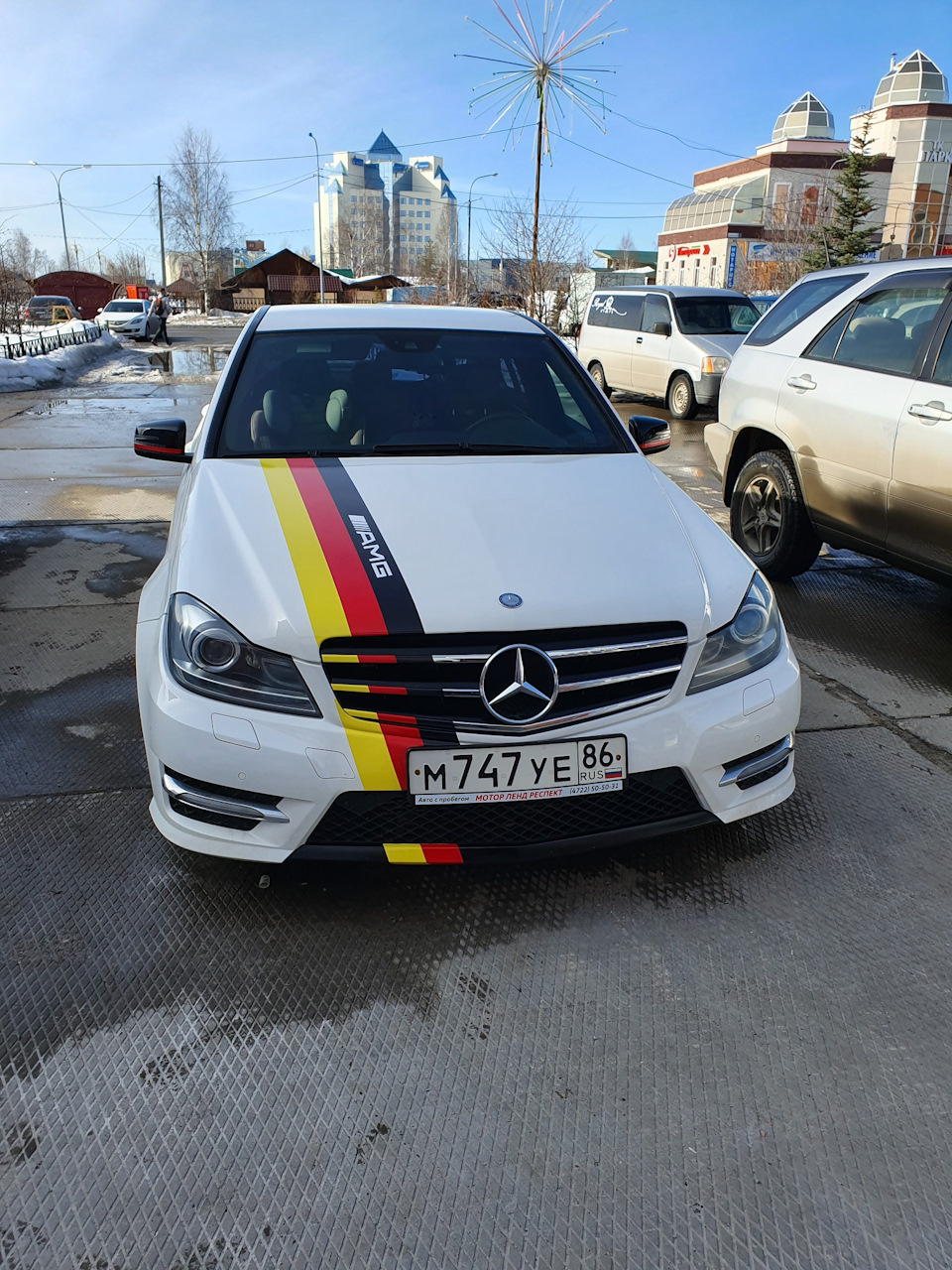 Мерседес w204 с полосой на капоте