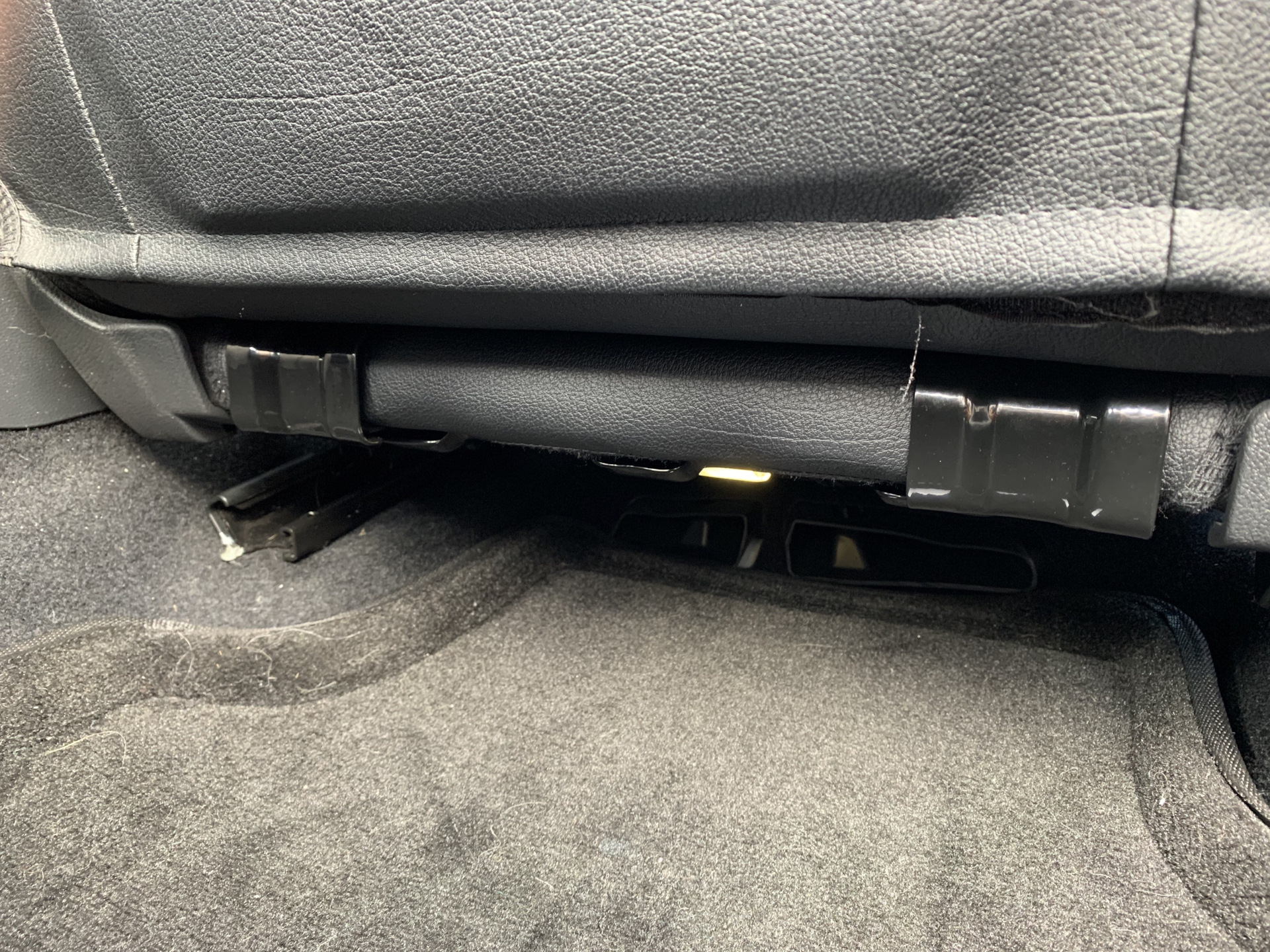 Крепление детского кресла на переднее сиденье — Skoda Octavia A7 Mk3, 1 ...