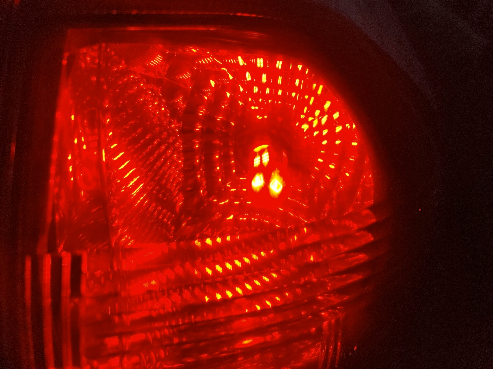 Новая led лампочка в задний боковой крайний габарит/стоп — Mitsubishi ...