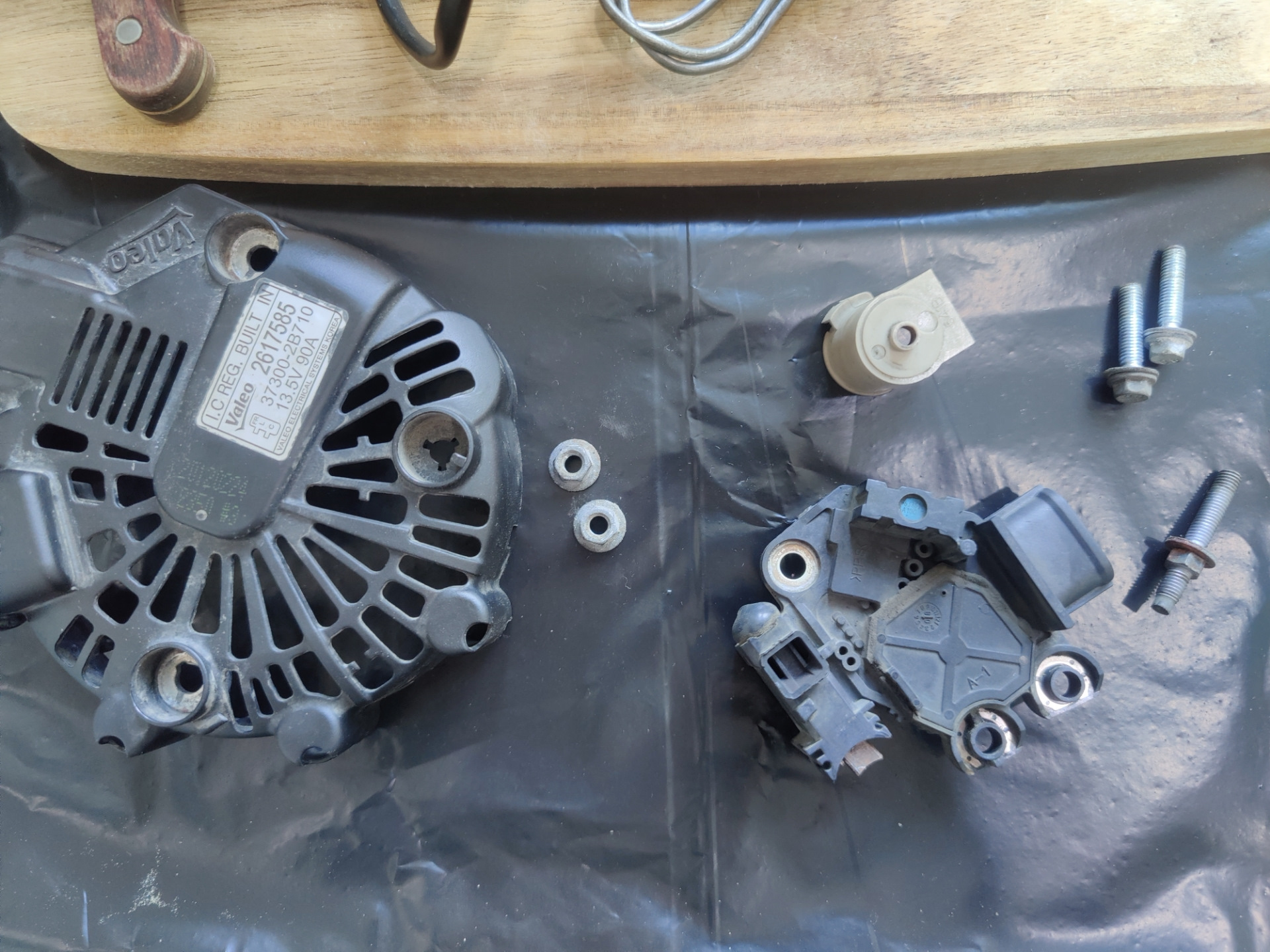 Замена щеток генератора Cargo PX602 — Hyundai i30 (2G), 1,6 л, 2012 ...