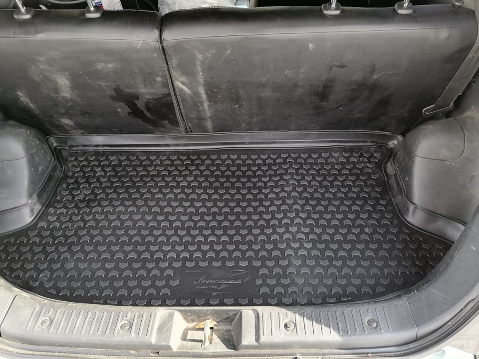 Коврик в багажник IST — Toyota ist (1G), 1,5 л, 2002 года | аксессуары ...