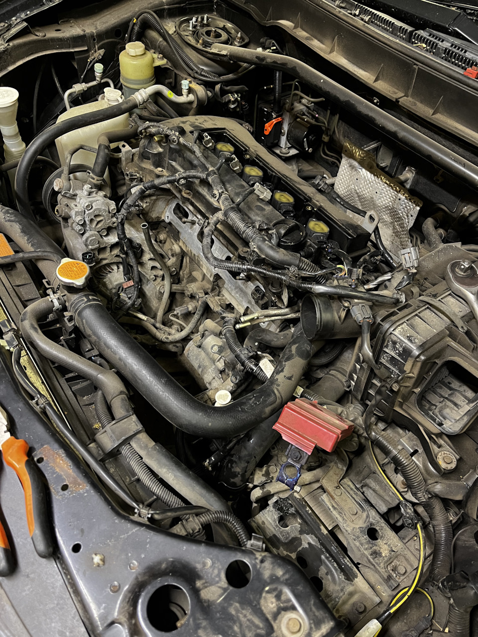 Замена прокладок впускного коллектора — Mitsubishi Outlander XL, 2,4 л ...