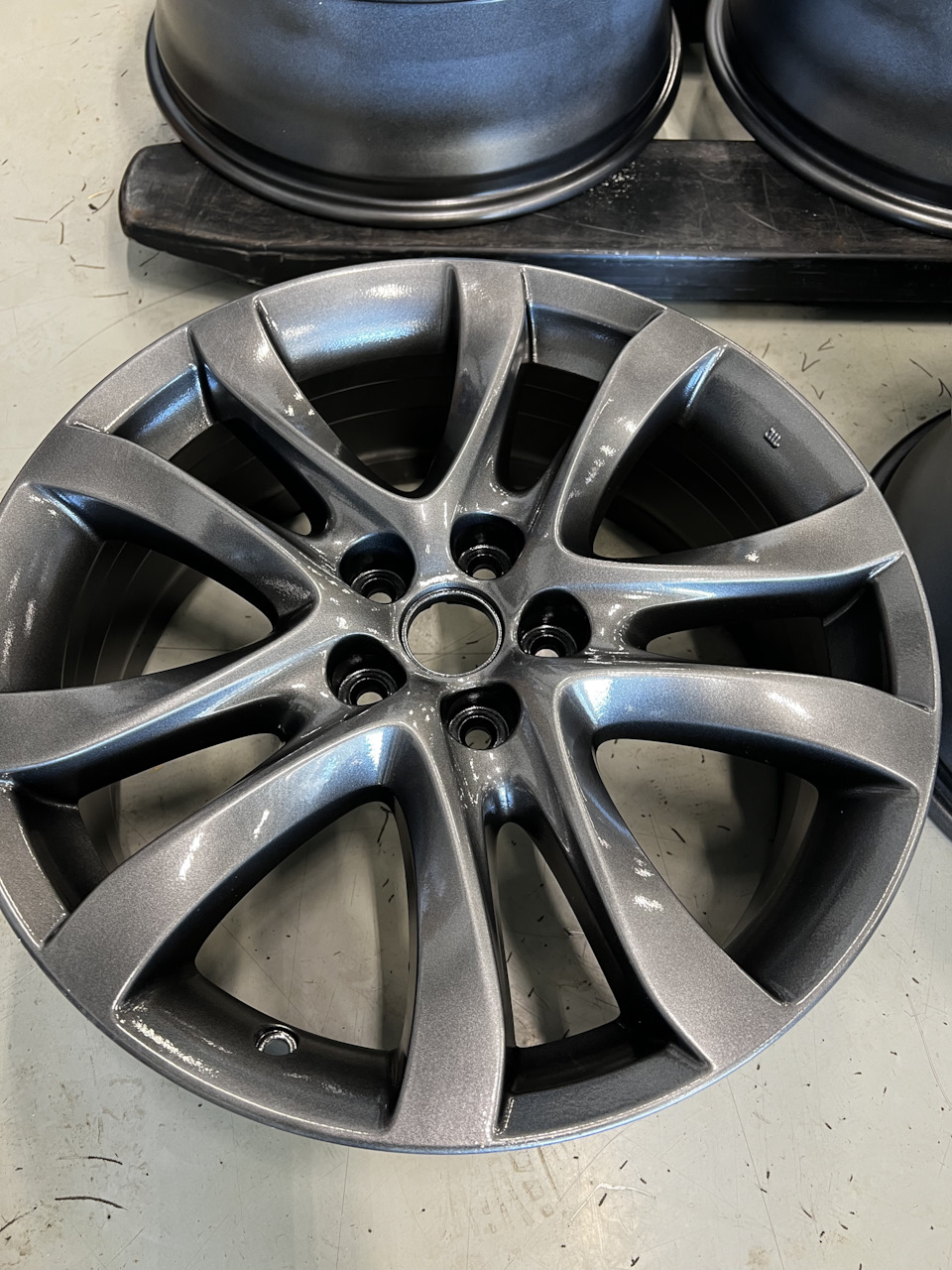 Перекрас дисков Mazda, убираем бордюрку — Mazda 6 (3G), 2,5 л, 2017 ...