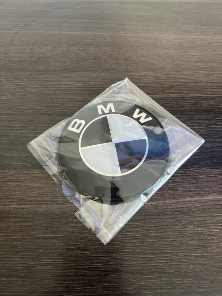 Эмблема bmw черная