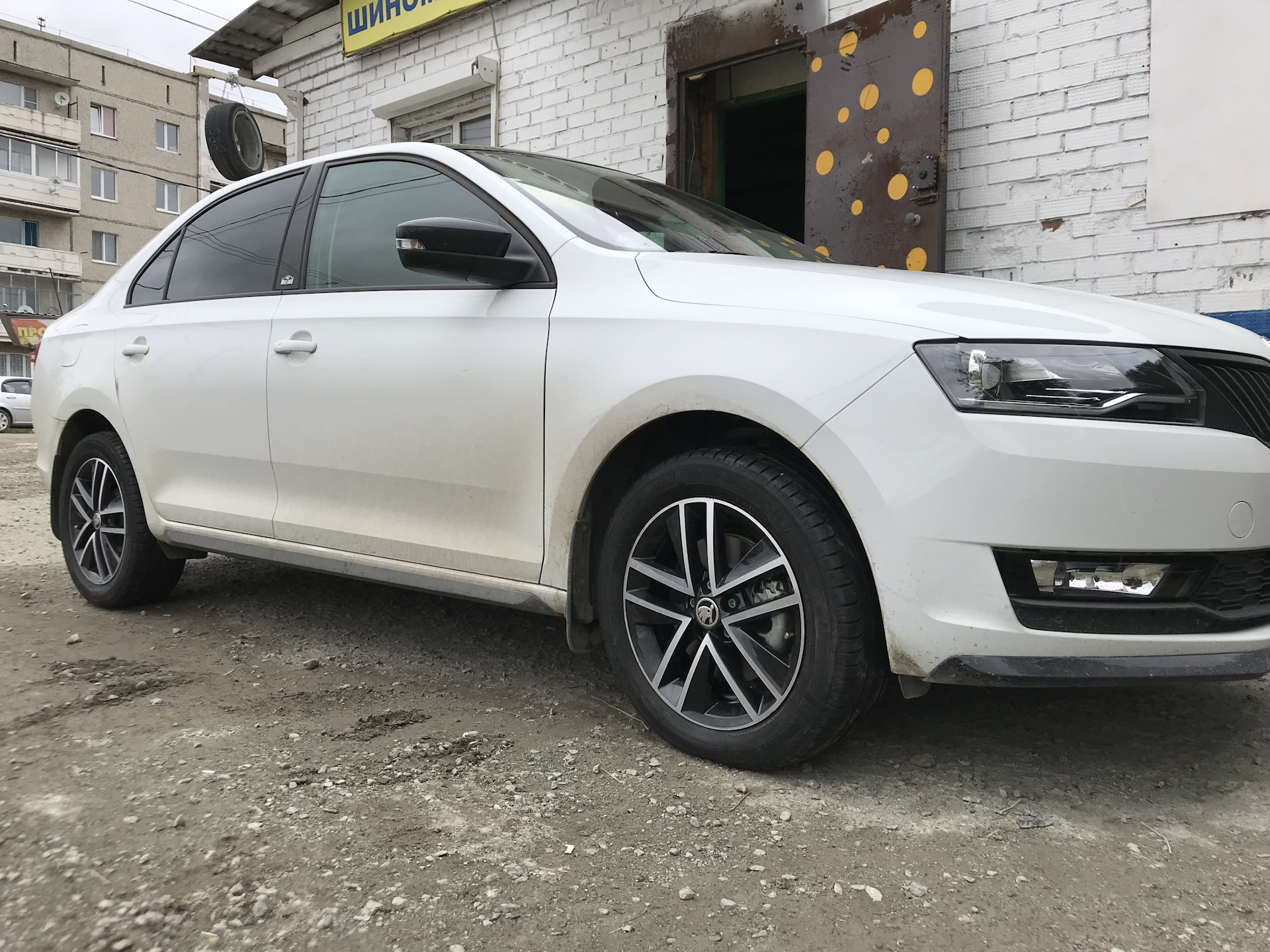 Диски шкода рапид. Skoda Rapid диски r16. Диск r16 Clubber для Skoda Rapid. Диски r16 Рапид 2021. Диски Шкода Рапид 16.