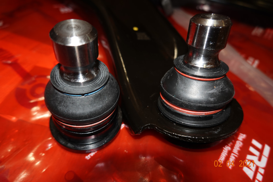 TRW отдельно шаровая и TRW шаровая в сборе с рычагом — Nissan X-Trail II (t31)