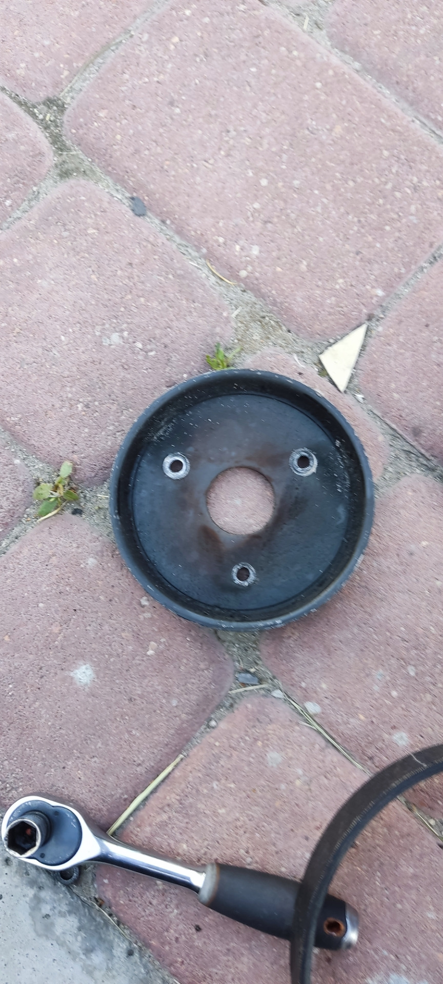 Замена кривого шкива гидроусилителя и обводного ремня! — Renault Kangoo ...