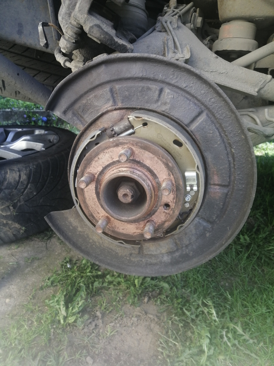 # Установка колодок ручника с разблокировкой блока — Land Rover ...