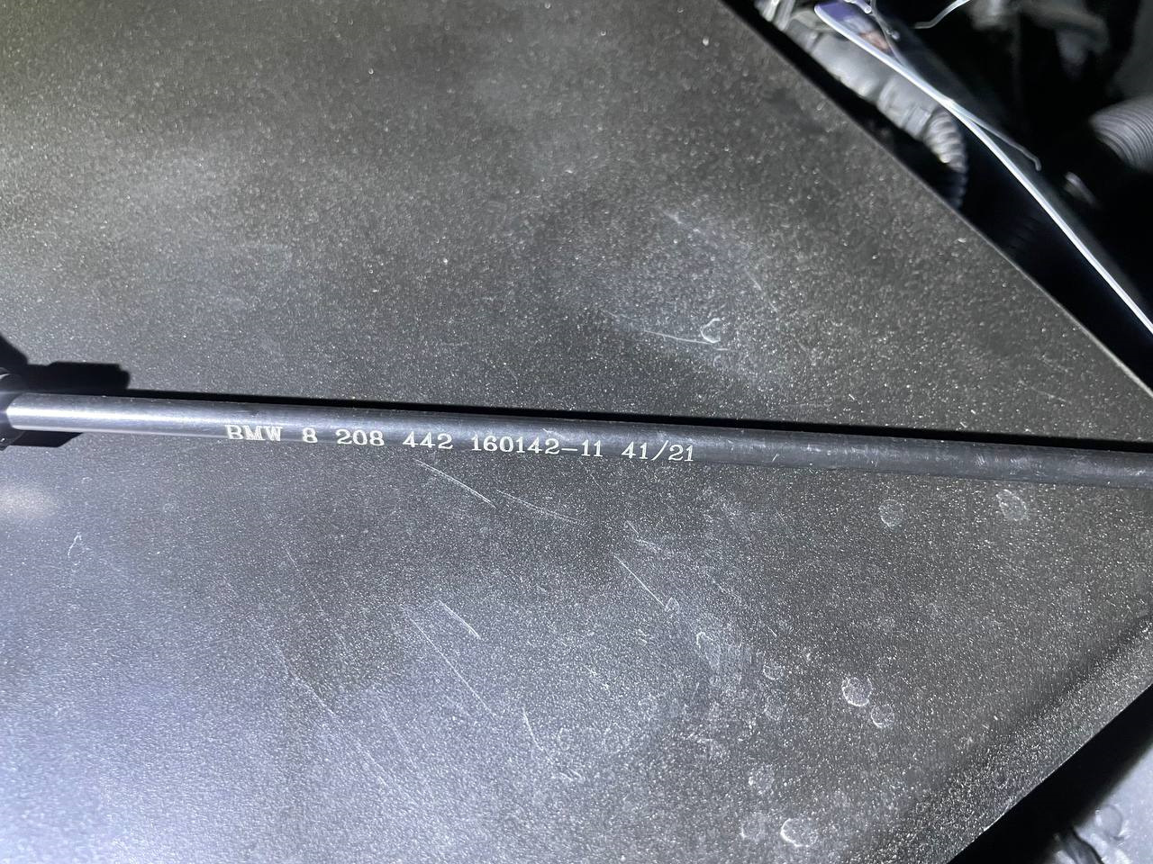 Замена троса замка капота — BMW 3 series Coupe (E46), 3 л, 2004 года ...