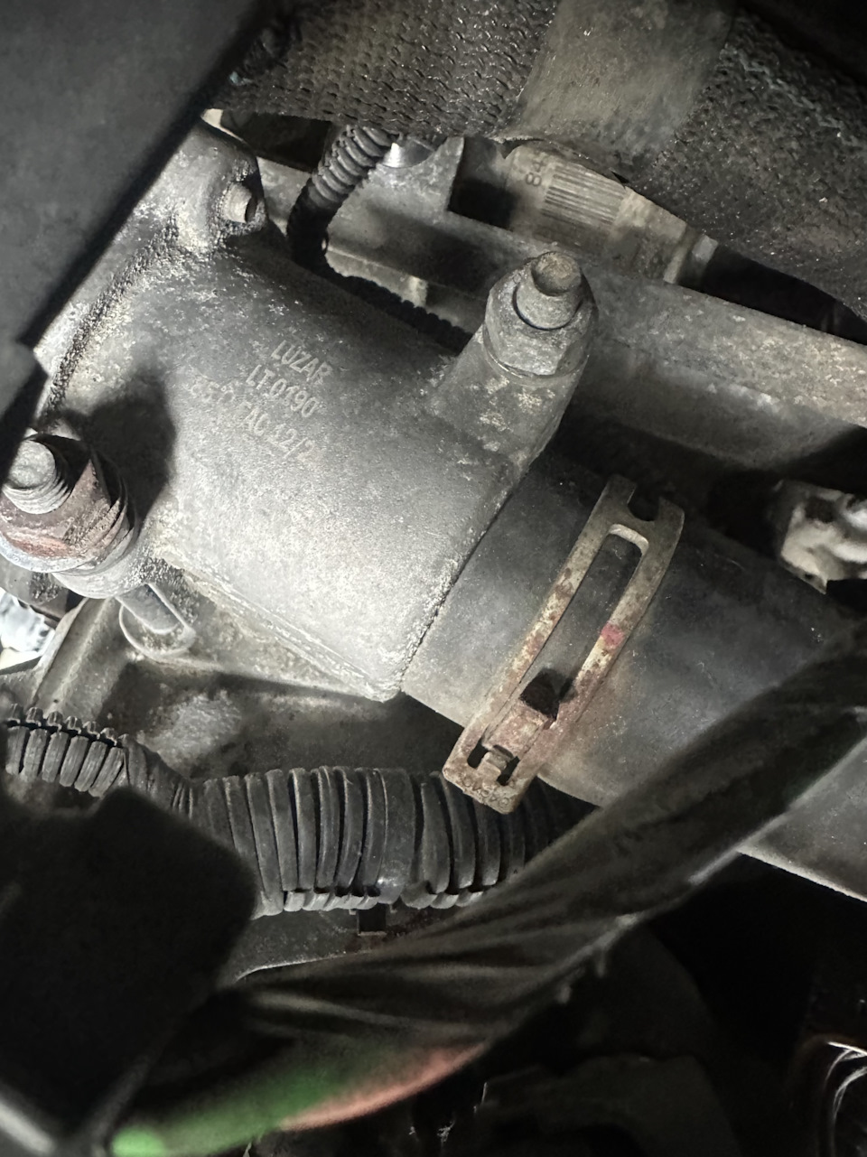 Фото в бортжурнале Lada Ларгус. Запчасти на фото: LT0190, RA042