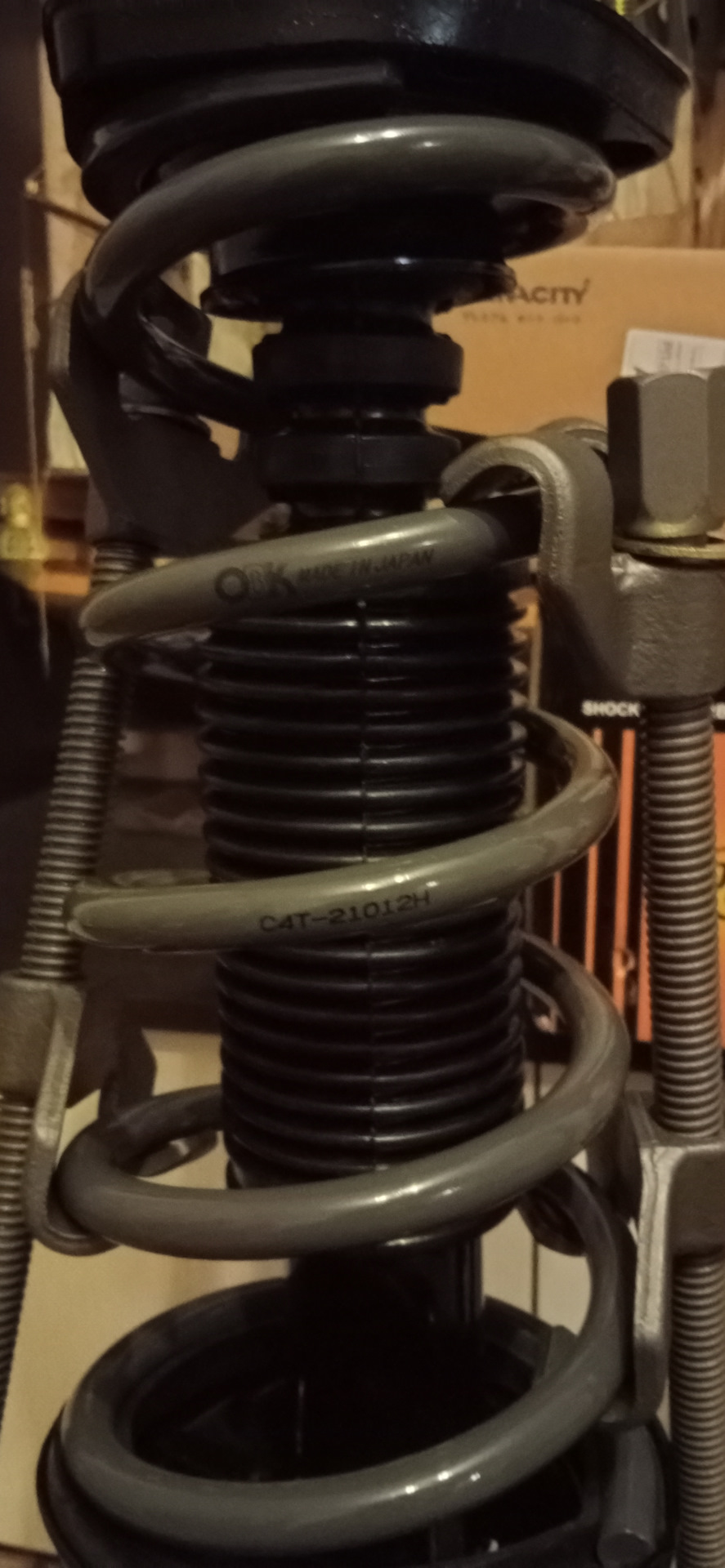 задние стойки — Toyota Caldina (210), 1,8 л, 1999 года | запчасти | DRIVE2