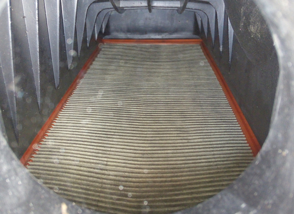 ПРИМЕР КОРПУСА С ПРАВИЛЬНОЙ ФИКСАЦИЕЙ ФИЛЬТРУЮЩЕГО ЭЛЕМЕНТА — Lada Vesta (1G)