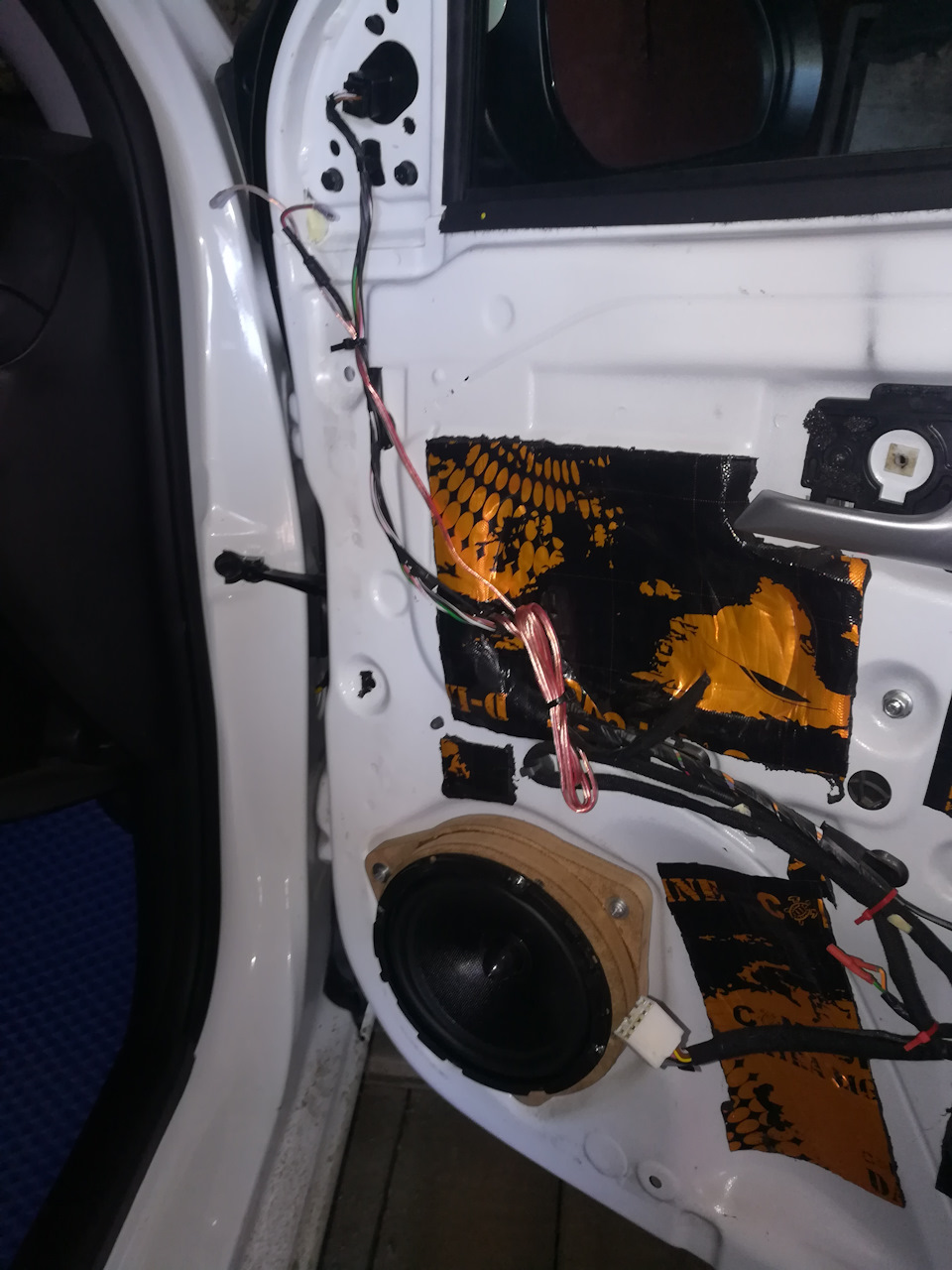 Прикрутил динамик — KIA Rio 5-door (3G)