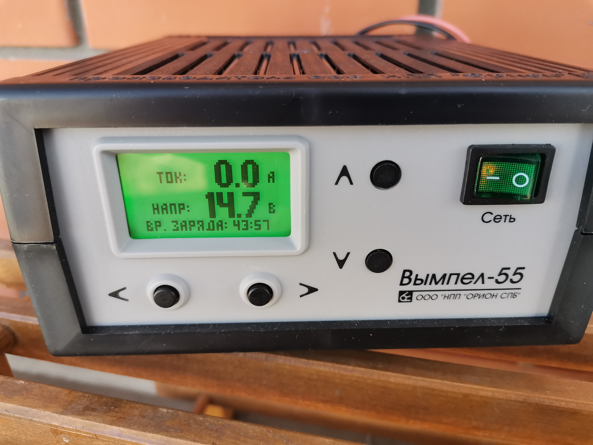 Сколько времени заряжается аккумулятор? — Lada 2107, 1,5 л, 1989 года ...