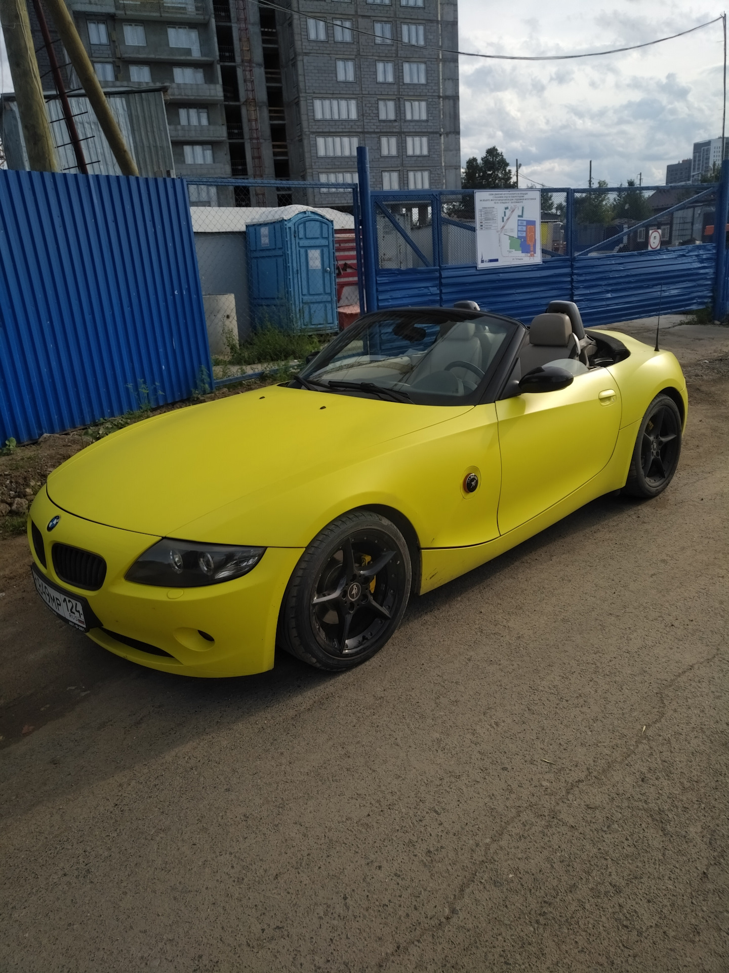 BMW z4 3 0 Р¶С‘Р»С‚С‹Р№