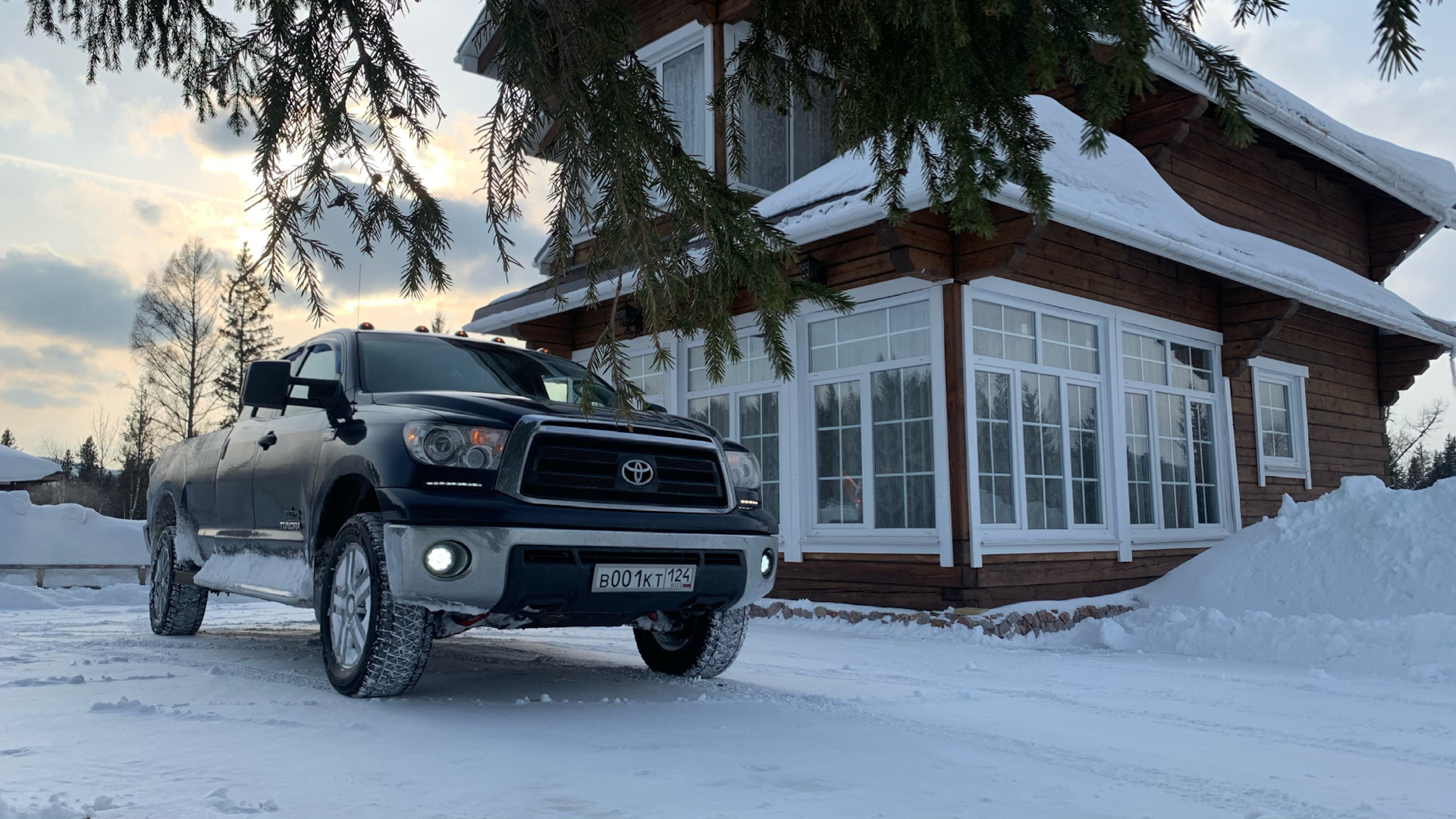 Toyota Tundra Snow