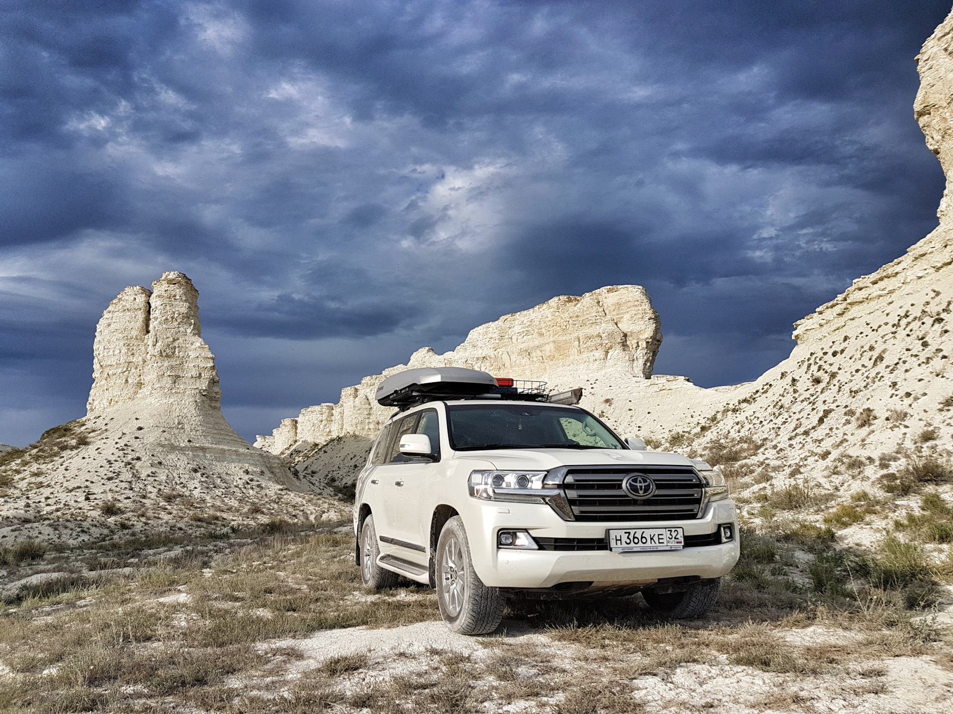 Фото в бортжурнале Toyota Land Cruiser 200.