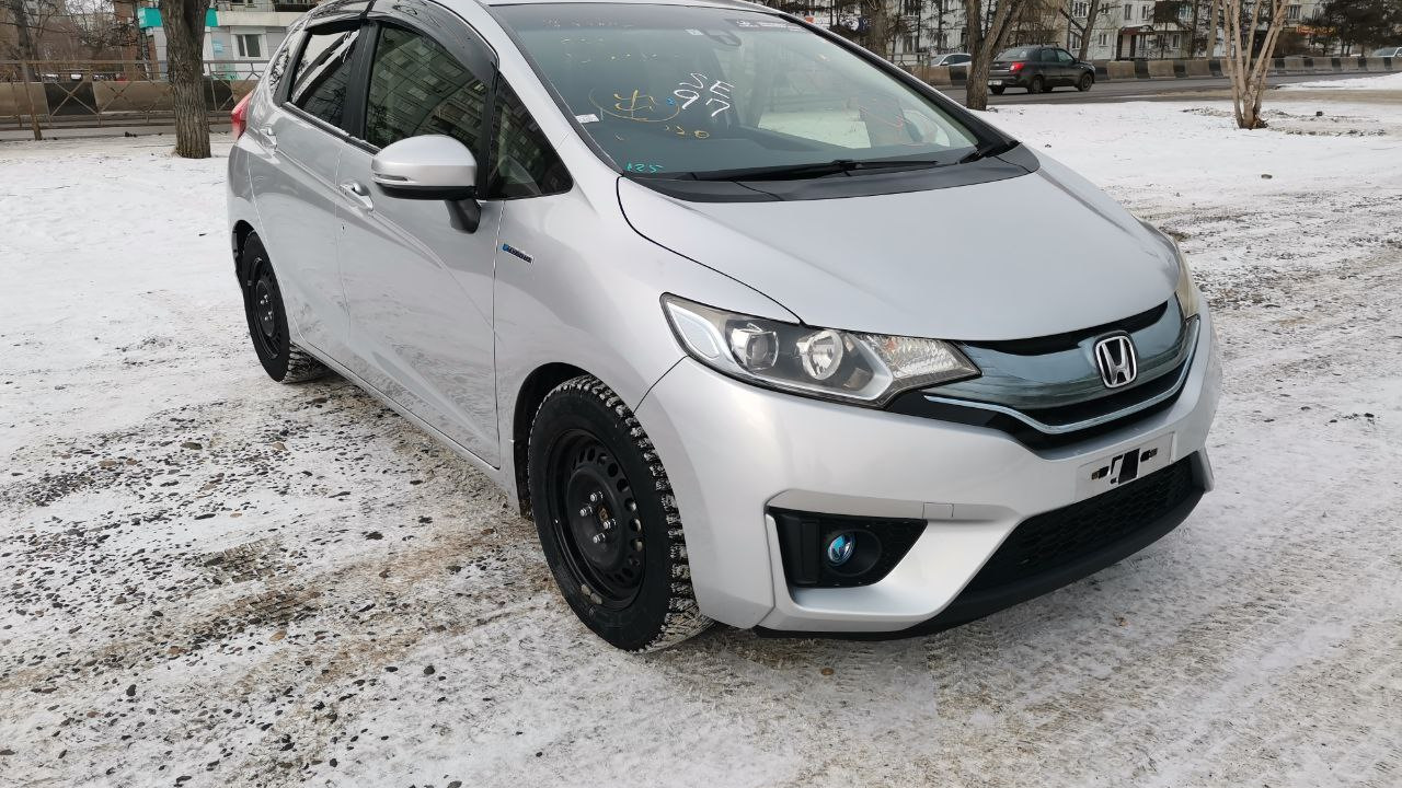 Honda Fit (3G) 1.5 гибридный 2015 | назовем пока 