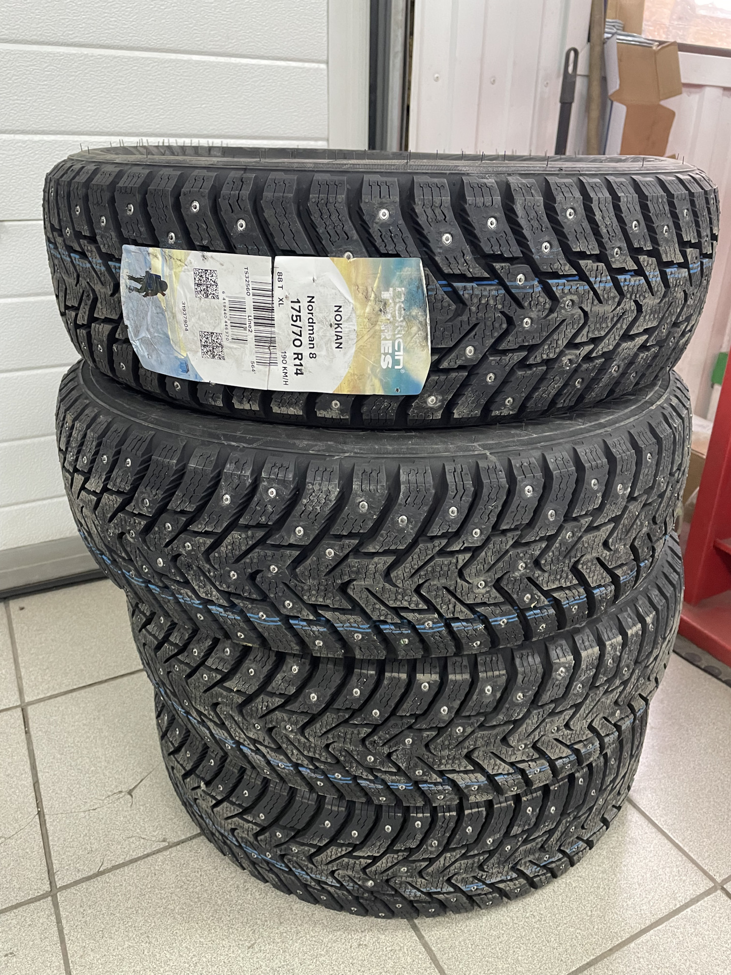 Привет nokian или зима близко — Toyota Vitz (130), 1,3 л, 2015 года ...