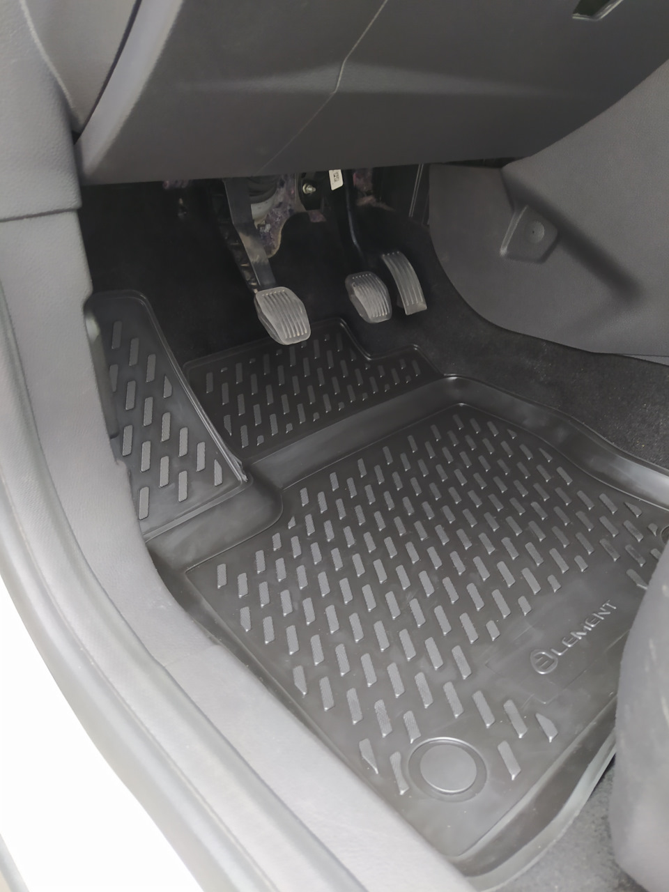 Коврики в салон — Ford Focus Sedan III, 1,6 л, 2011 года | аксессуары ...