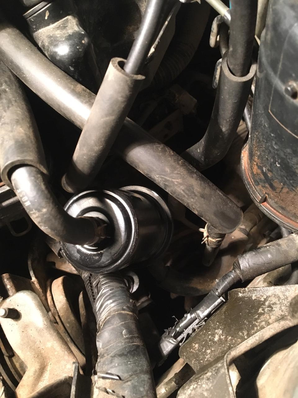 Ржавый бак достал. Очередная чистка форсунок, и замена самого бензобака ...