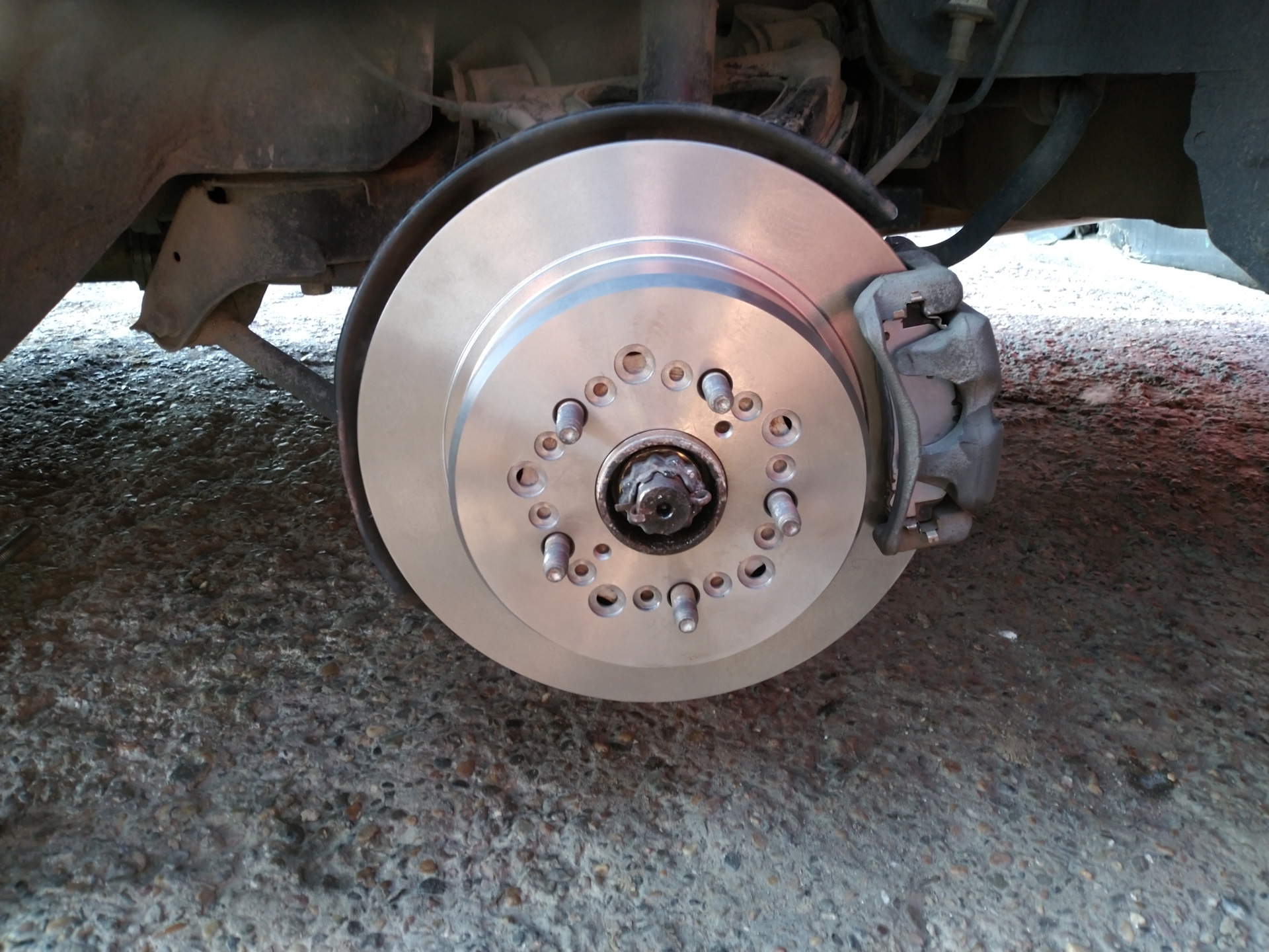 Лопнул тормозной диск — Toyota Chaser (100), 2,5 л, 1999 года | поломка ...