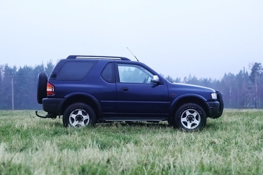 Опель фронтера б спорт. Opel Frontera Sport. Opel Frontera b. Опель Фронтера 3х дверный.