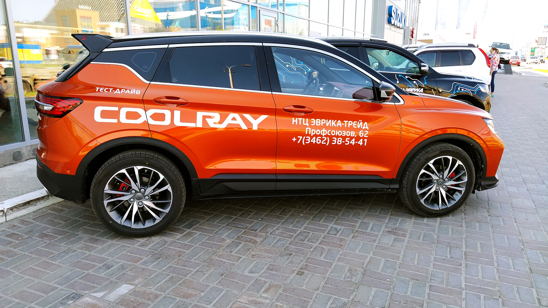 Coolray спб. Geely Coolray. Geely каршеринг. Geely Coolray Orange. Geely Coolray оранжевый.