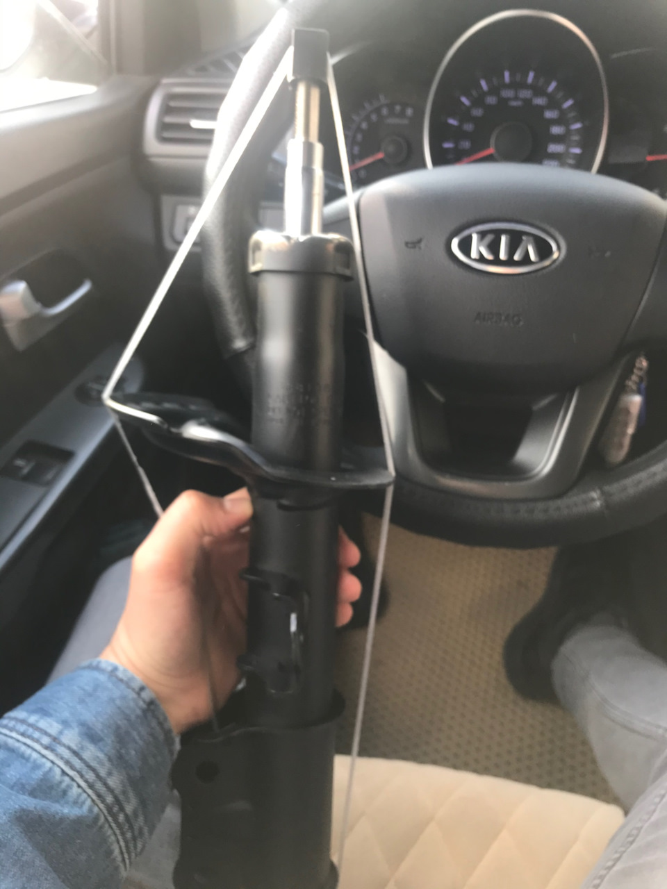 Передние амортизаторы — KIA Rio (3G), 1,4 л, 2012 года | запчасти | DRIVE2