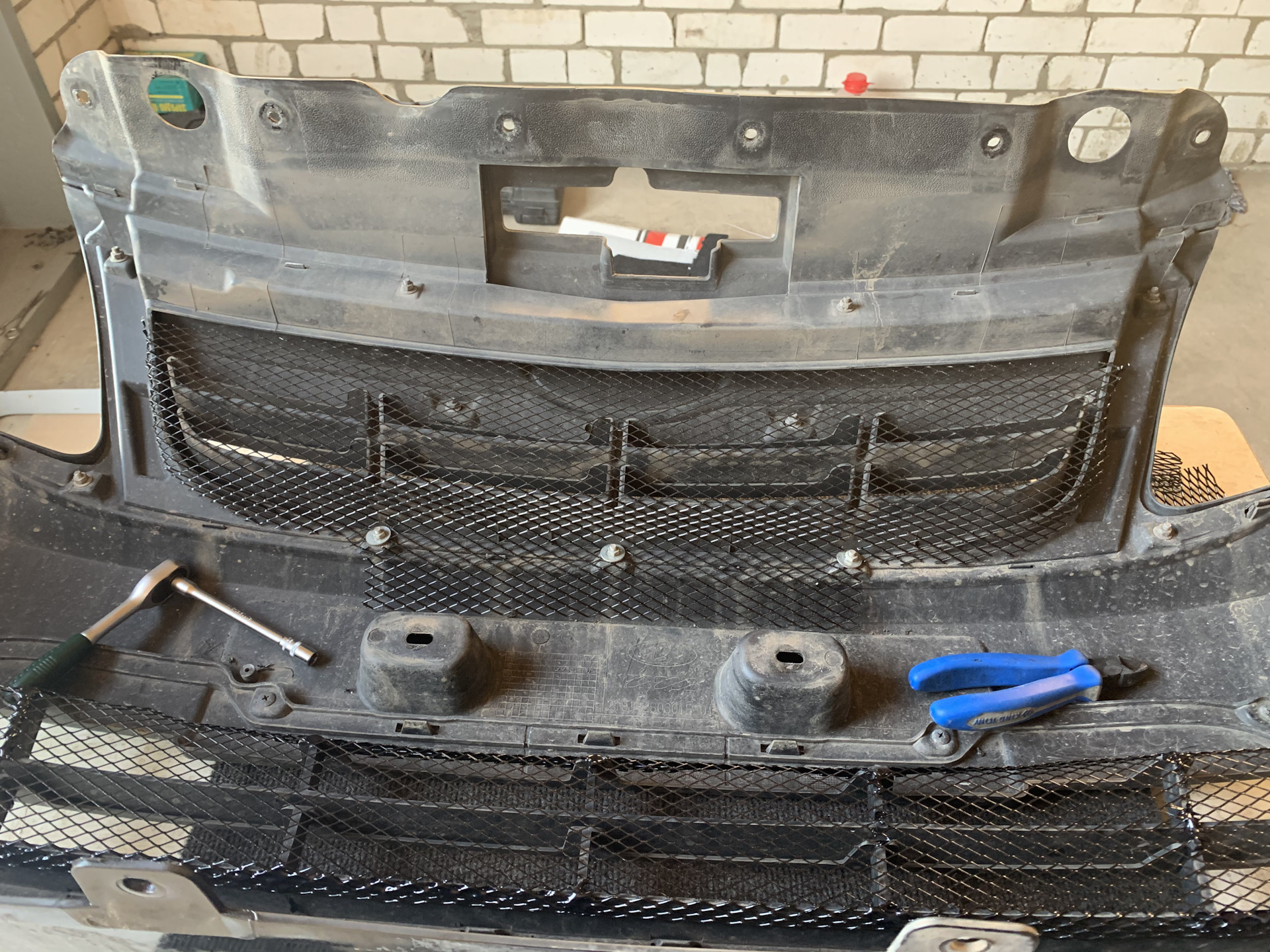 План максимум. Часть вторая: сетка в бампер — Lada Гранта лифтбек, 1,6 ...