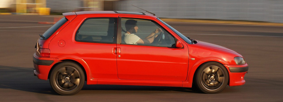 Не соответствует хронологии, потому: 'Фото носит иллюстративный характер'. — Peugeot 106