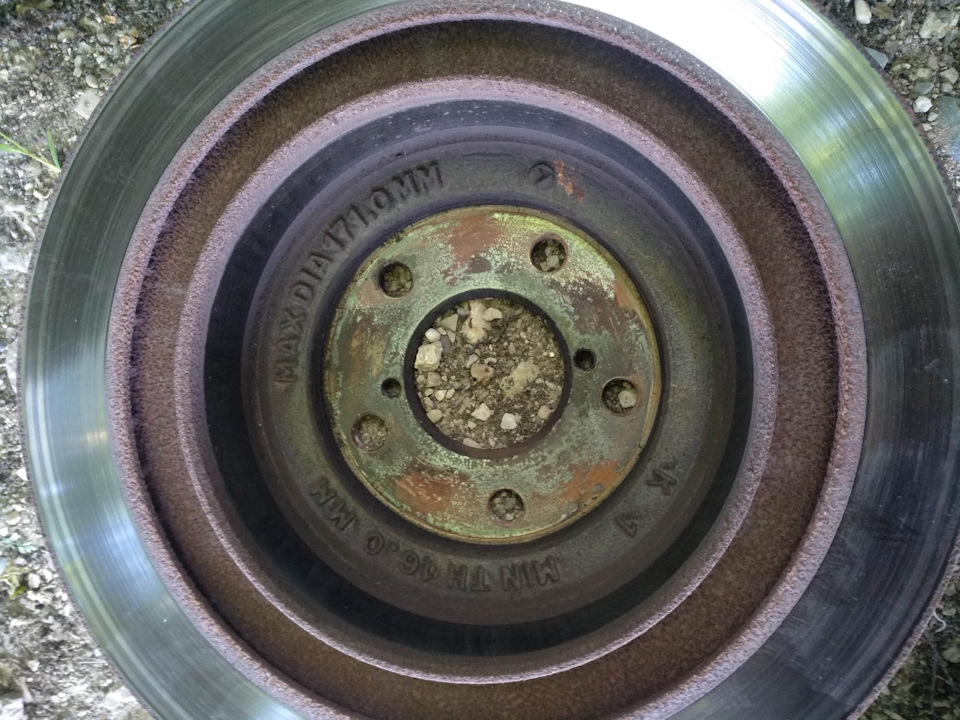 Проверка колодок ручника Легаси, тормозные колодки почти в ноль ...