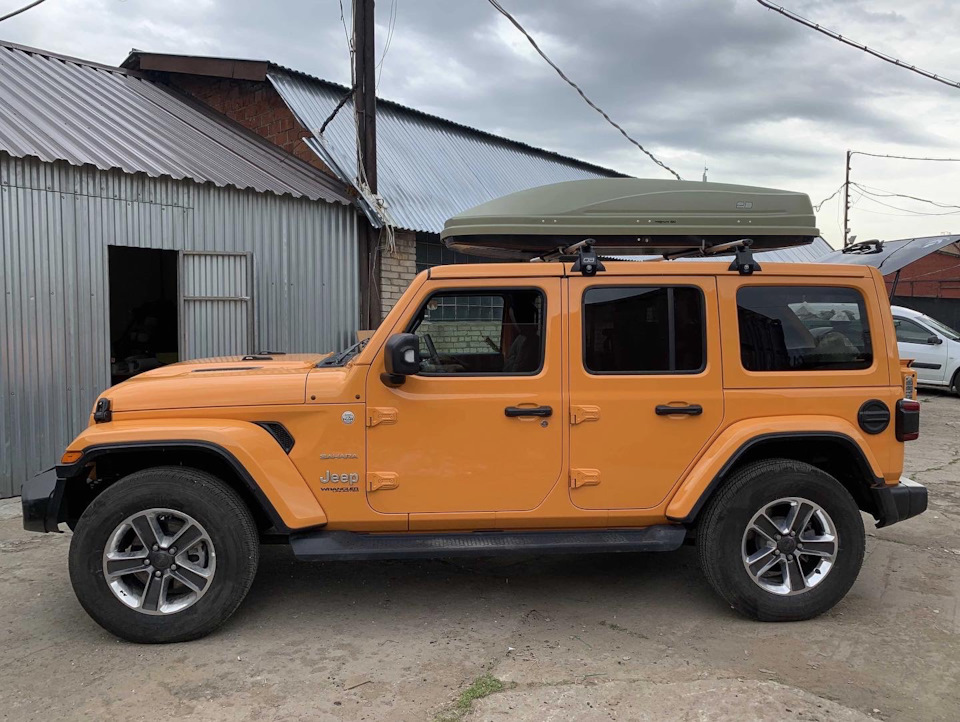 Багажник и автобокс на крышу автомобиля Jeep Wrangler — Евродеталь на ...
