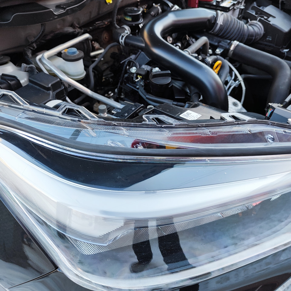 Уплотнитель между капотом и бампером — Toyota Raize, 1 л, 2020 года ...