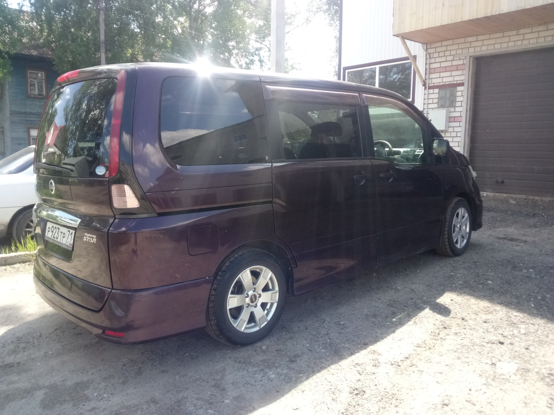 Nissan Serena c25 Highway Star