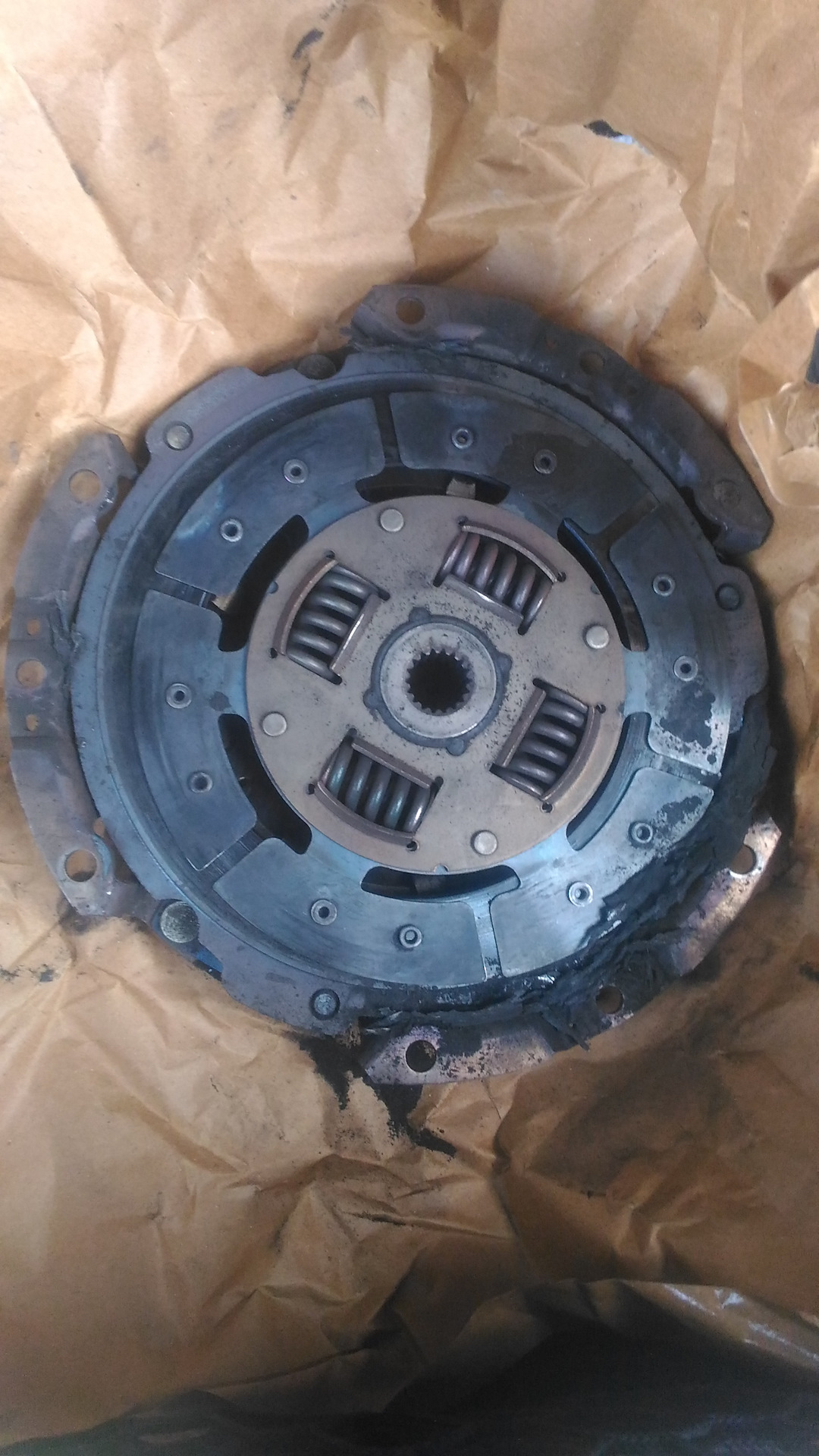 Замена сцепление спарк. 8. Шевроле эпика замена сцепления. Замена комплекта сцепления. Замена сцепление спарк.