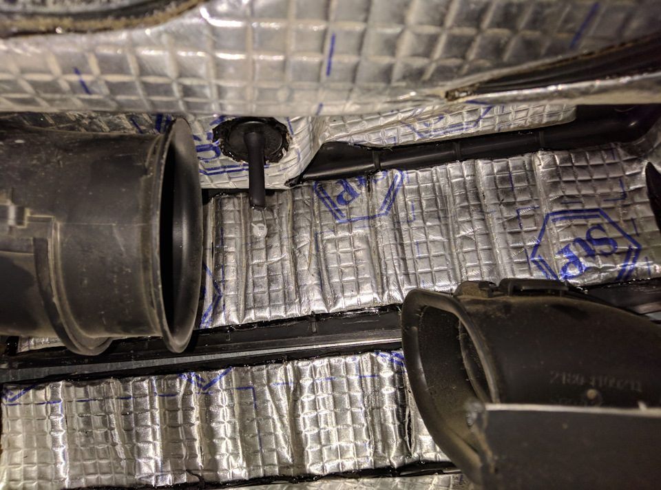 датчик идеально напротив воздуховода! — Lada Vesta SW Cross (1G)