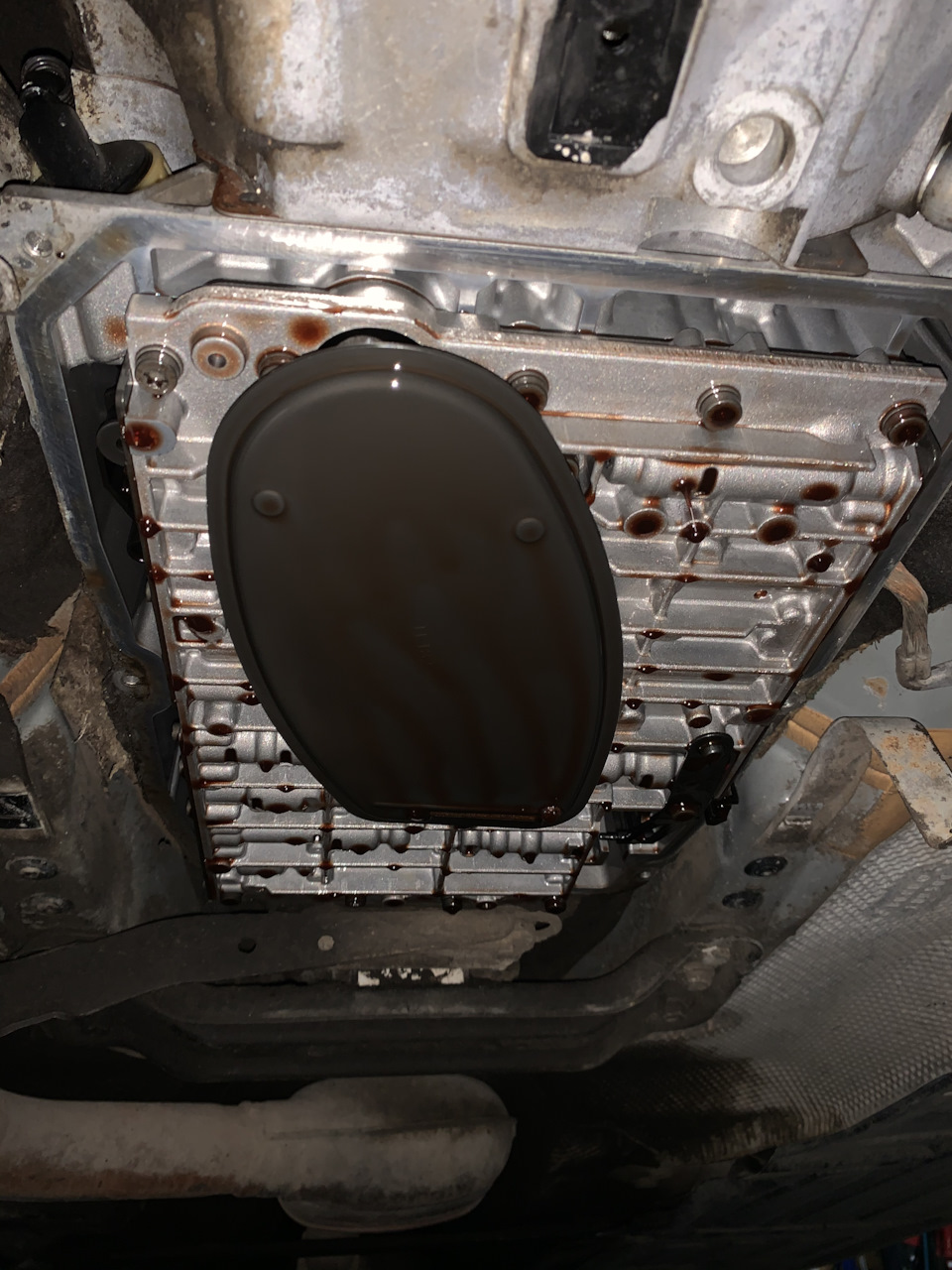 Замена соленоида блокировки гидротрансформатора и масла АКПП 722.6🙏🏼 ...