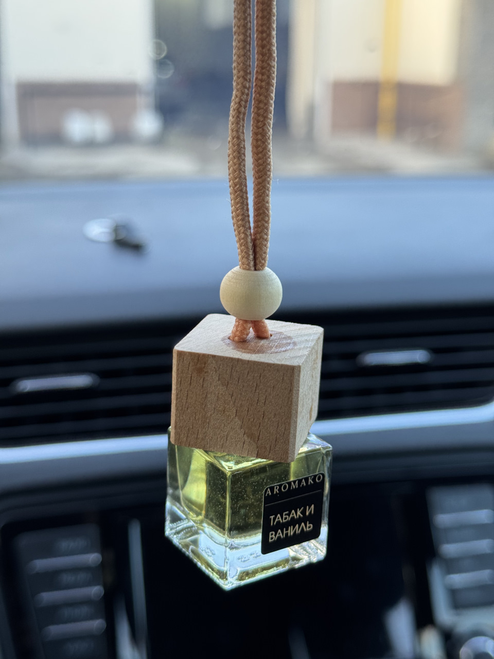 Пропитываю деревянную крышку — Skoda Octavia A7 Mk3