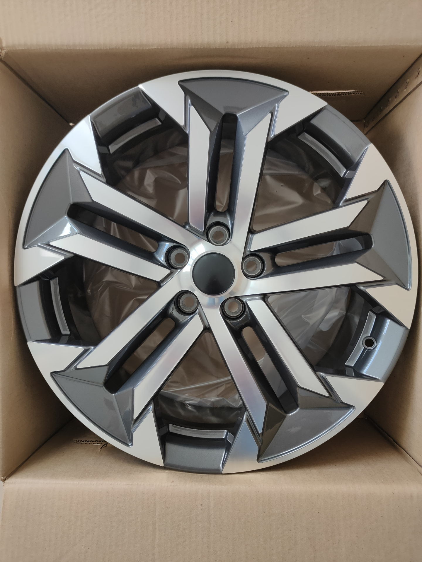 Диски на зиму — Geely Monjaro, 2 л, 2024 года | колёсные диски | DRIVE2