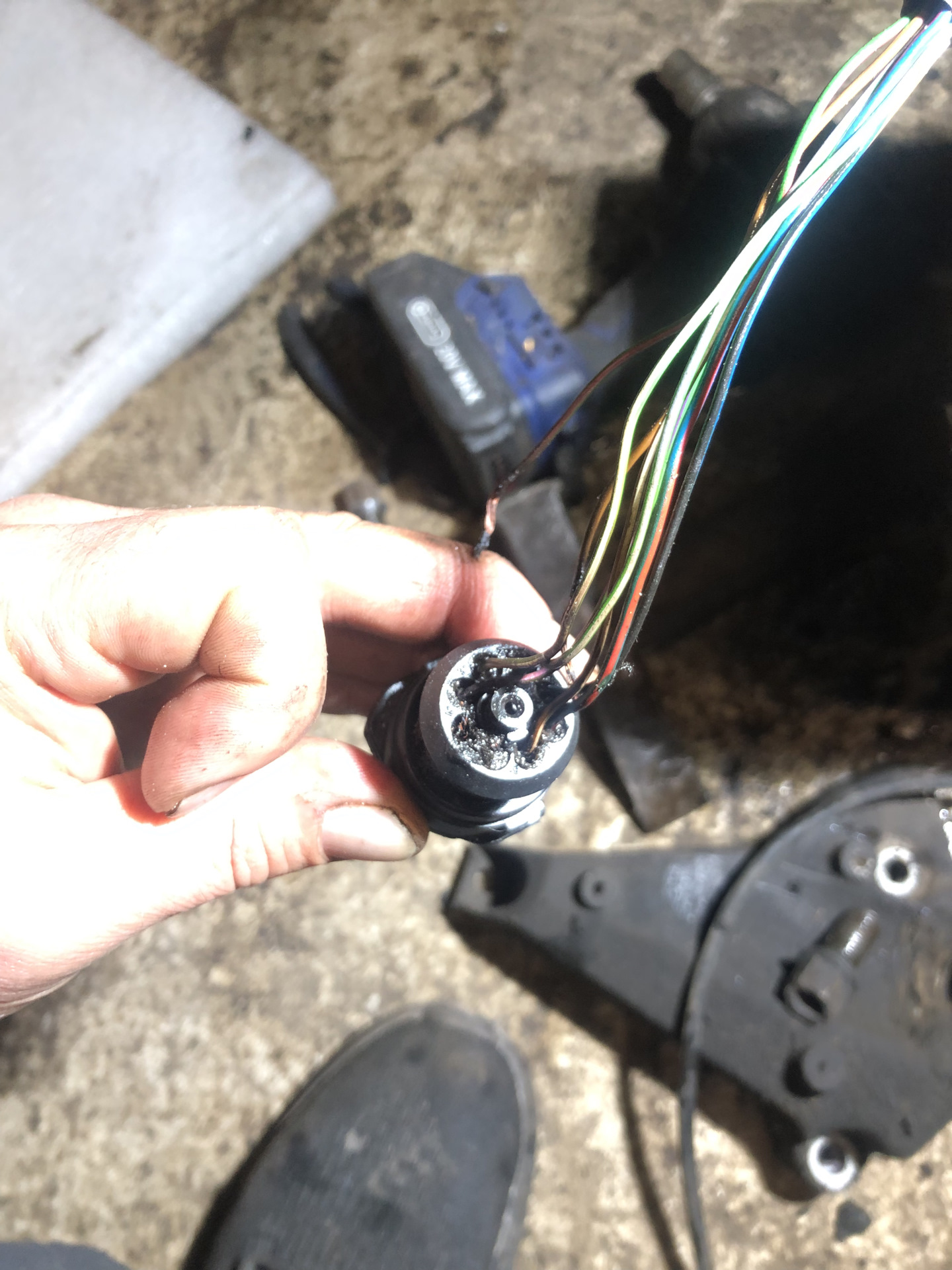 Замена разъема позиционера АКПП 5 hp 19 пассат б5 1,8т 2000г — DRIVE2