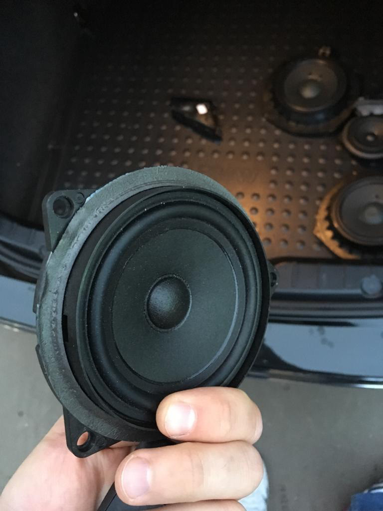 хорошая штатная акустика