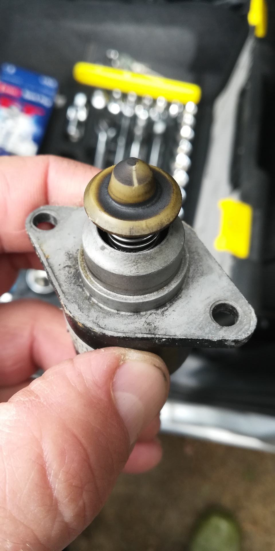 Нестабильный холостой ход ваз 2107 инжектор. Датчик холостого хода ваз 2199. Плавает холостой ход ваз 2114. Ваз 2114 плавают обороты на холостом. Ваз 2114 электронный дроссель плавают обороты.