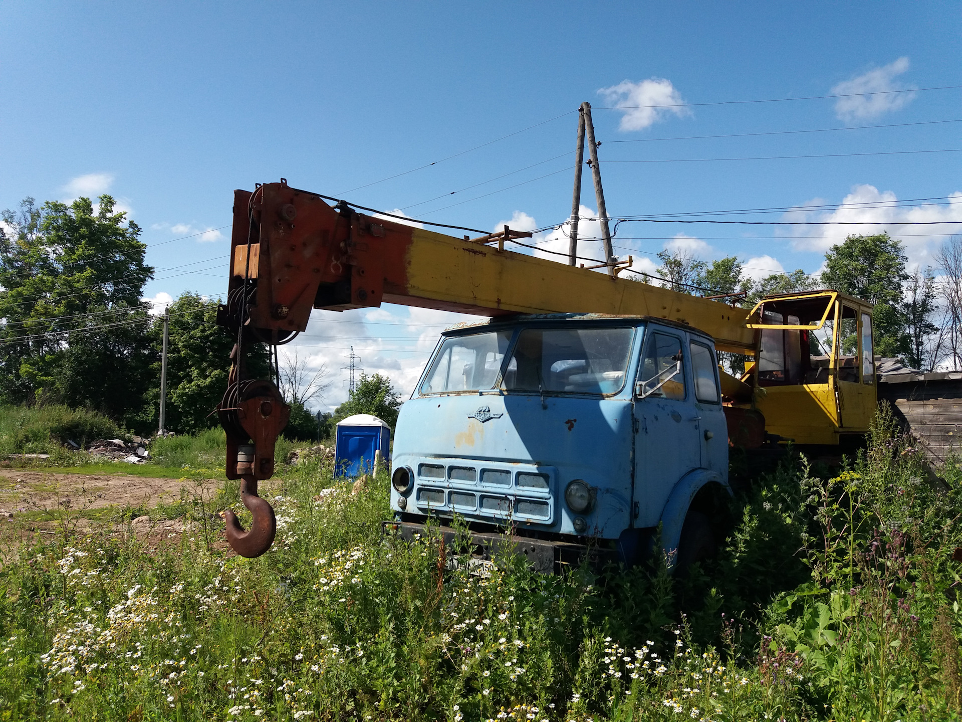 Кран маз. МАЗ 500 автокран. МАЗ 500 кран. МАЗ 500 автокран Ивановец. СМК-10 на шасси МАЗ 500.