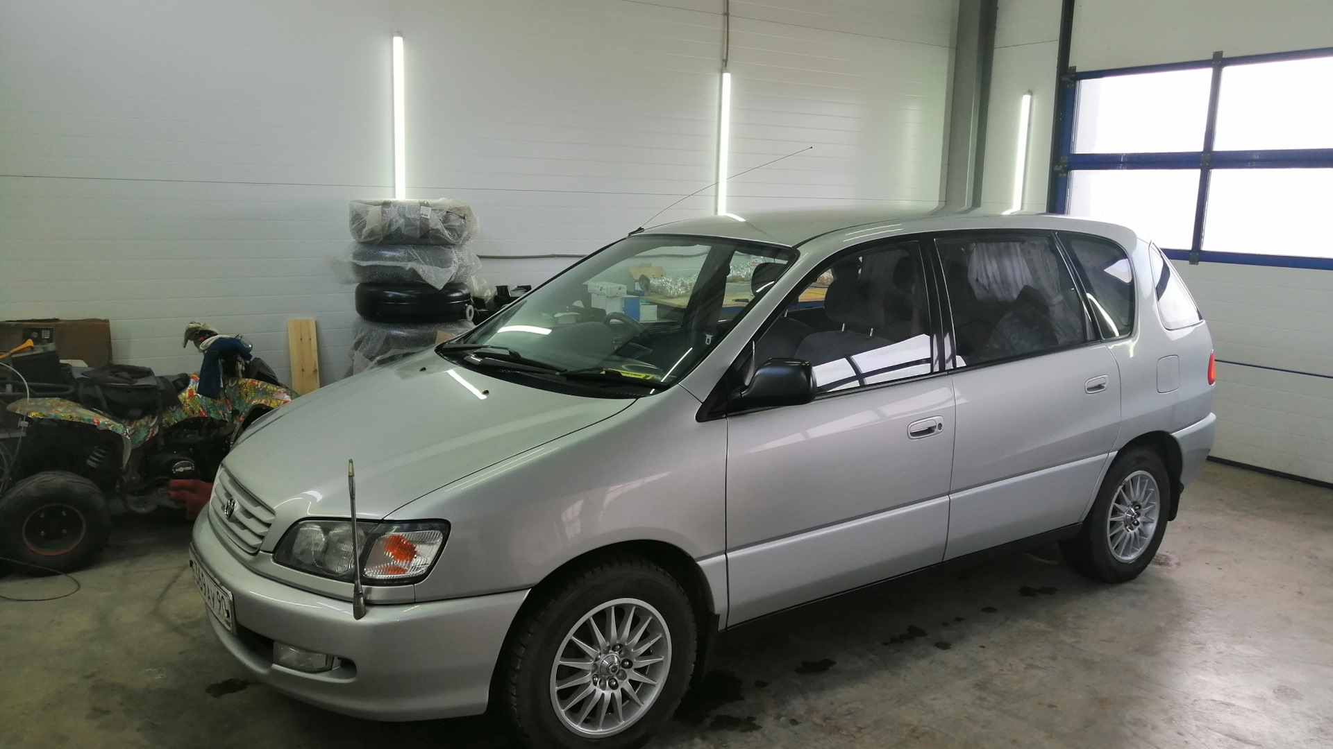 Toyota Ipsum (10) 2.0 бензиновый 1996 | Авто с обложки на DRIVE2