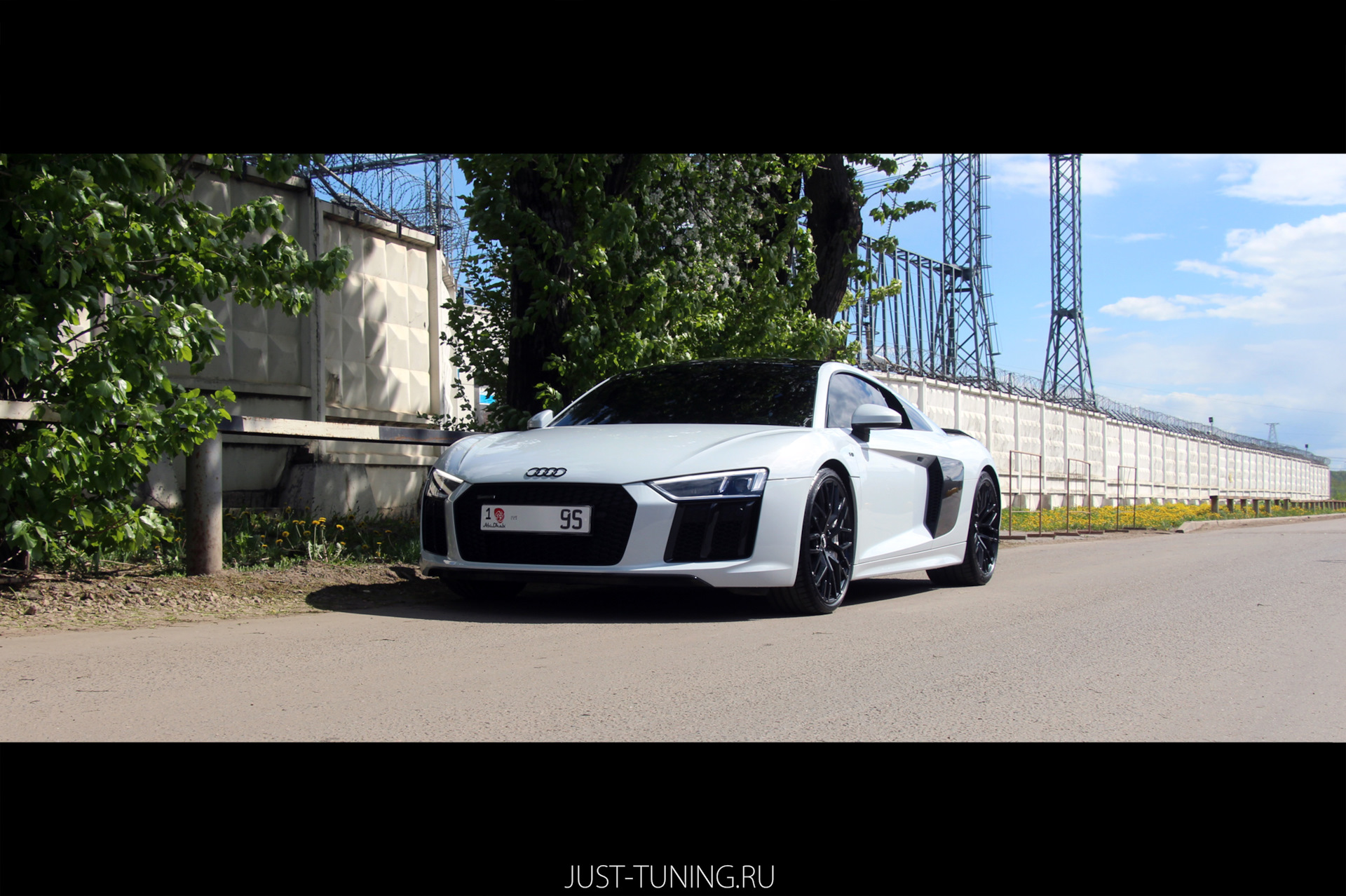 Just tune. Суппорт Audi r8. Just Tuning. Что за организация just Tuning.