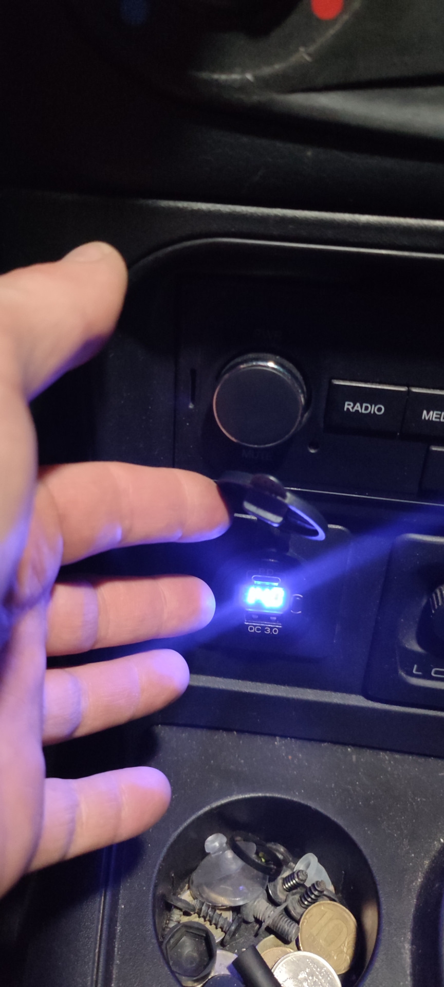 Замена прикуривателя на зарядку — Lada Niva Travel, 1,7 л, 2021 года ...