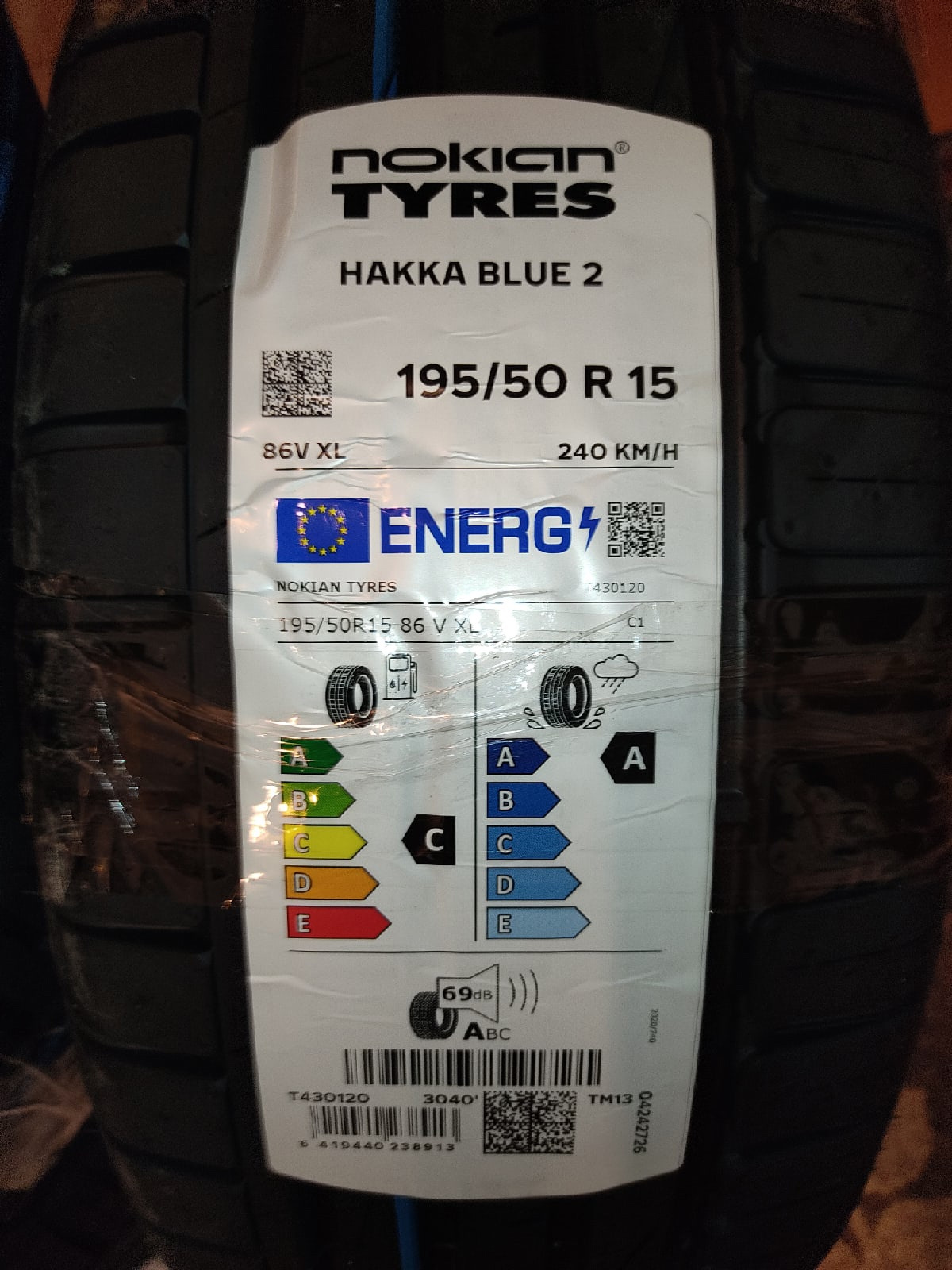 9) Резина Nokian Hakka Blue 2 R15 — Lada 2115, 1,6 л, 2003 года | шины ...